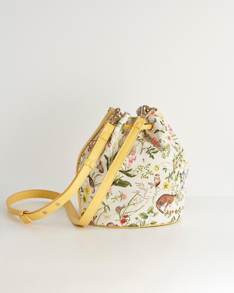 Bolso Bucket Meadow Creatures Amarillo Marshmellow